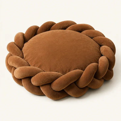 Changer le panier de son chien : panier tressé caramel en daim KALMO