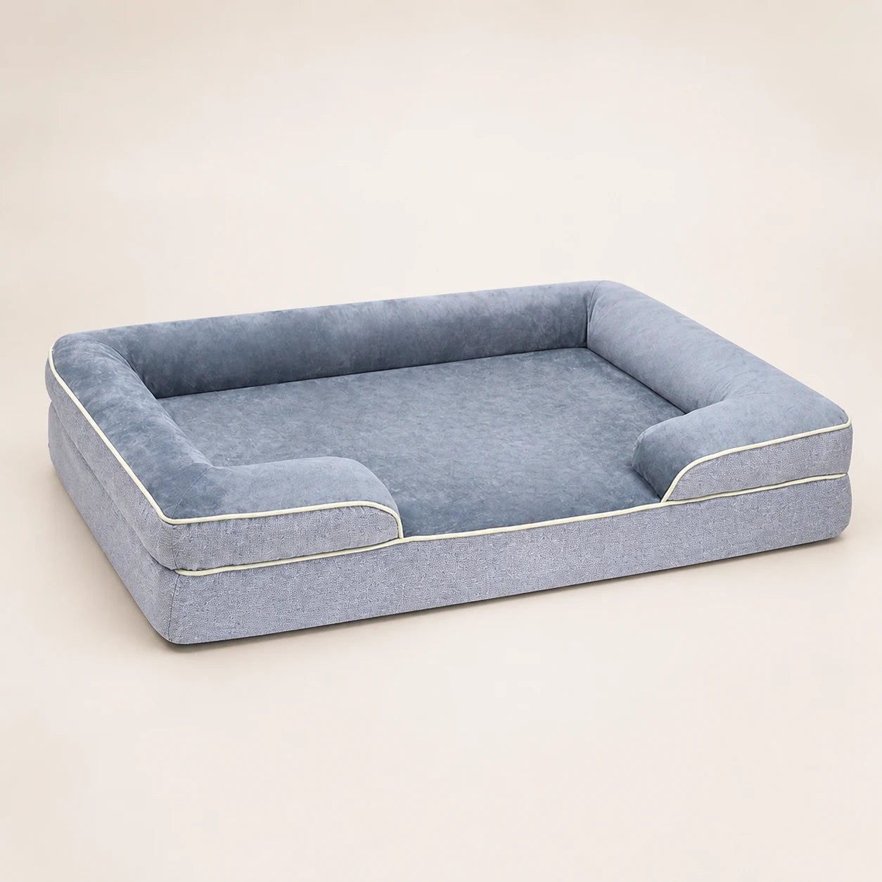 Panier mémoire de forme gris clair pour chien, vue studio | KALMO