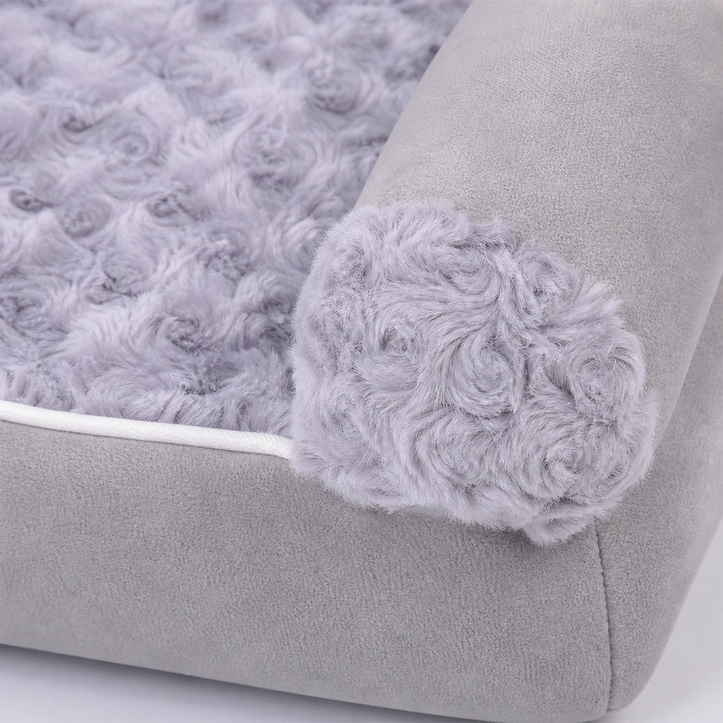 Détail de la fourrure bouclée du panier chien mousse gris | KALMO