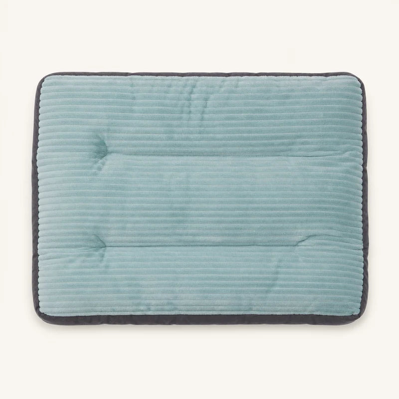 Vue de dessus du tapis de couchage chien vert forêt | KALMO