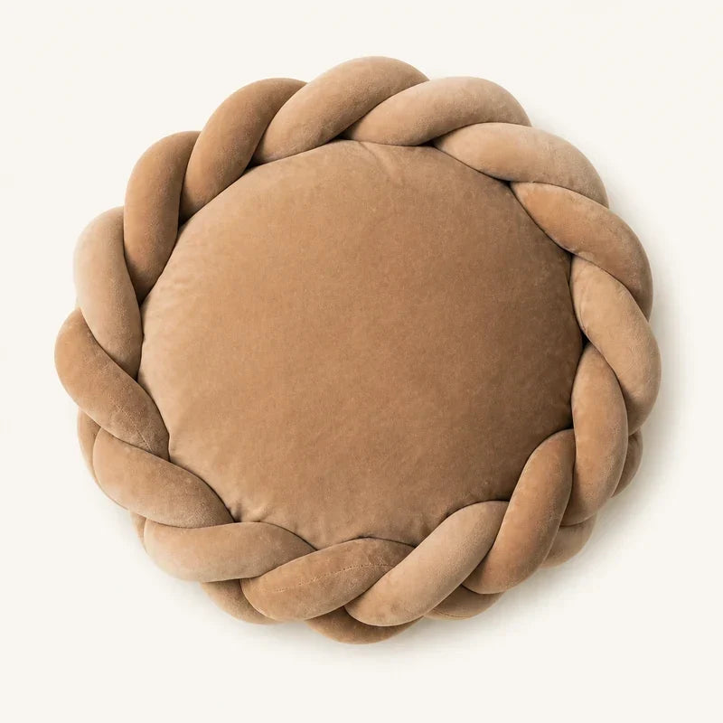 Vue de dessus du panier chien tressé gris foncé