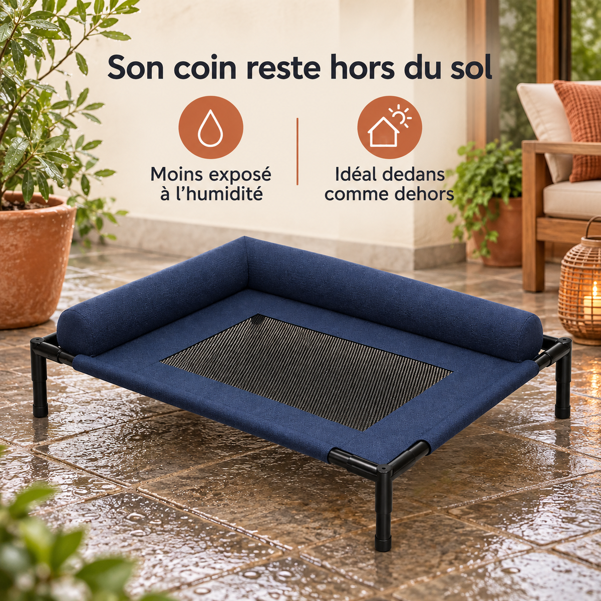 Lit surélevé pour chien installé sur une terrasse humide